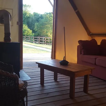 La P'tite Ferme De La Vie Tente de luxe Survie
